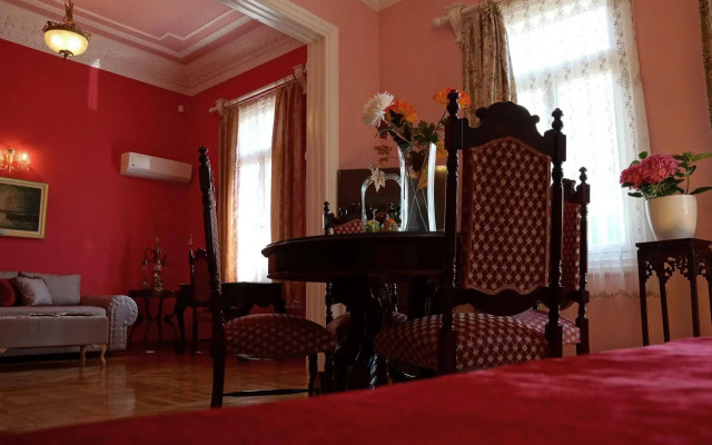 Athens Family Apartments