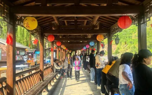 Beijing Longqing Landscape International Resort (Inside Longqing Gorge Scenic Area, Beijing) – People – Beijing