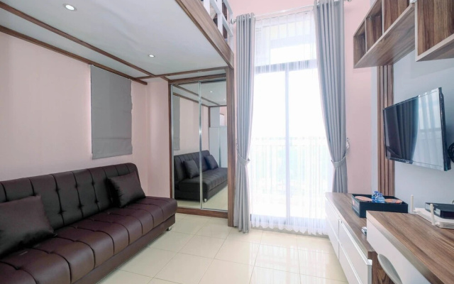 Minimalist and Comfy Studio Dave Apartment By Travelio