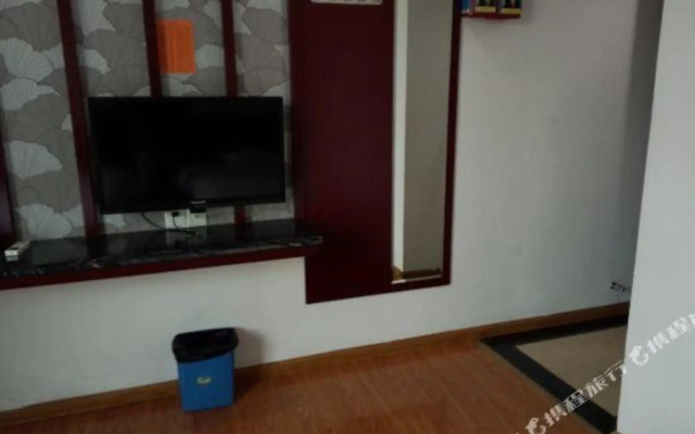 Home Inn Huaxuan Collection Hotel (Guangzhou Railway Station Clocks and Watches City)