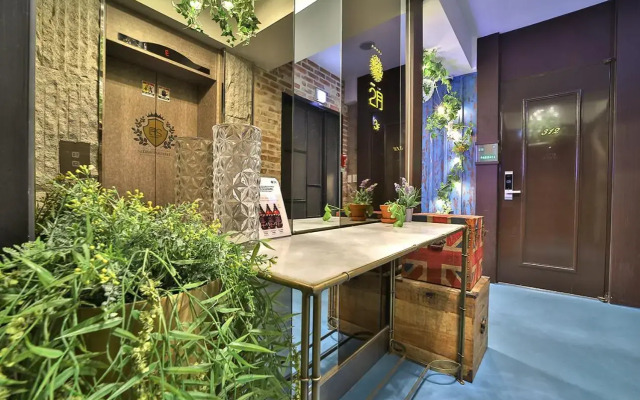 Hotel February Suseong