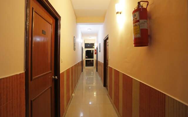 OYO 1915 Hotel Central Park Inn
