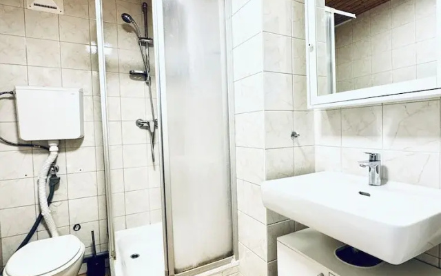 Peaceful 2BR Stay Well Connected