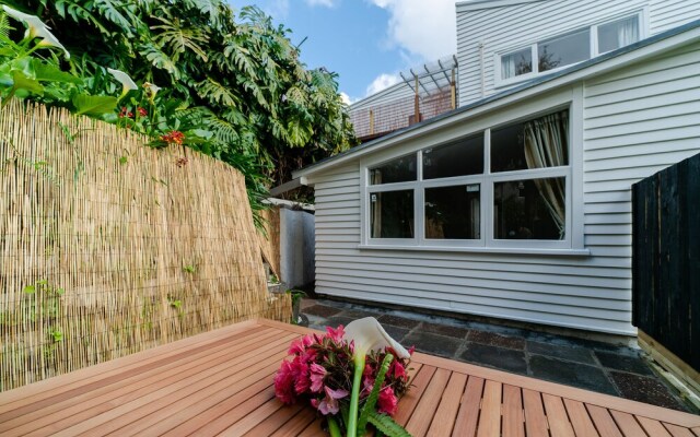 Takapuna Modern Vacation Home