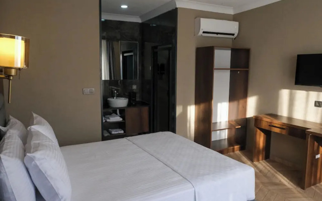 Gargaron Beach Hotel