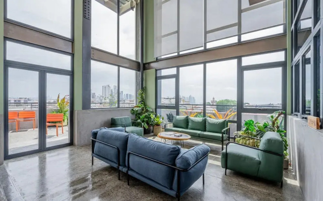 w Comfy 1BR w Perfect Balcony in Casco View