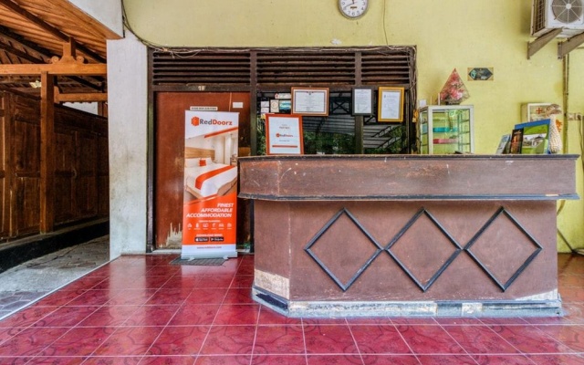 RedDoorz @ Rejowinangun Kotagede 2 – Lobby – Yogyakarta