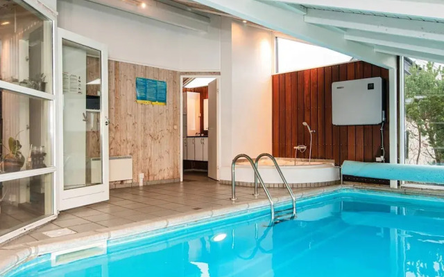 10 Person Holiday Home in Allingabro-by Traum
