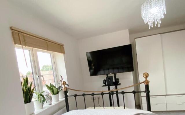 Entire home: Bicester Village 10min walk (650m)