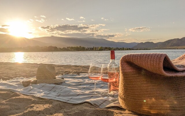 Desert Surfside Waterfront Accommodations