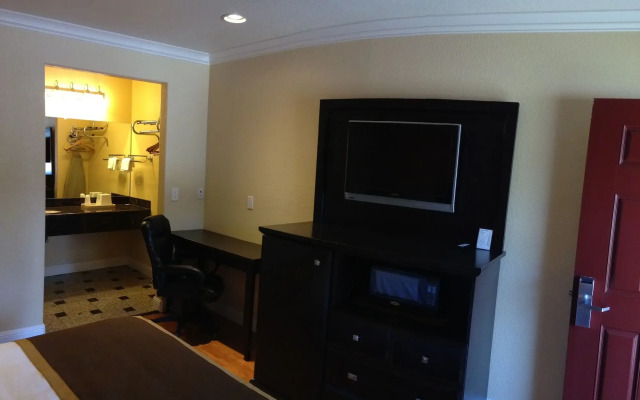 Monterey Surf Inn