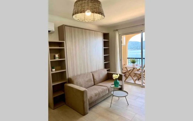 Appartement 3 pers sur la plage, accès direct mer