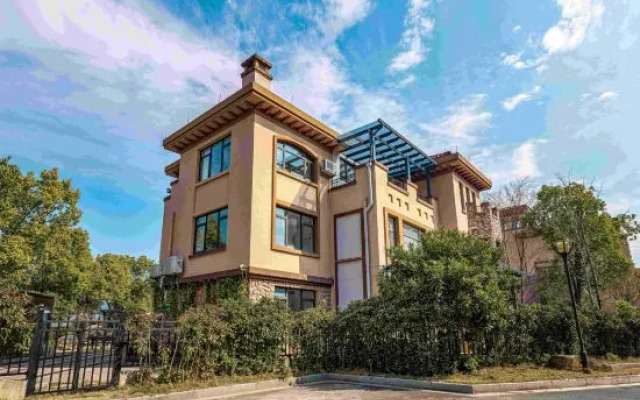 Yincaolu Lingfeng Bieyuan (Yulin Wonderland Store)