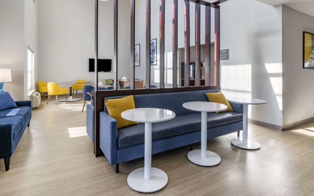 Comfort Inn & Suites