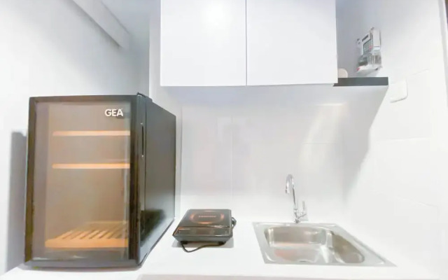 Homey And Cozy Studio Apartment At The Alton
