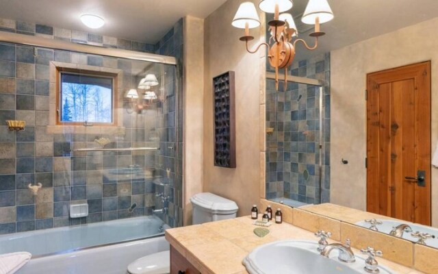 Slopeside Villa by Exceptional Stays