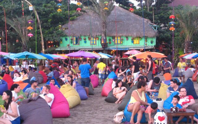 Puri Naga Beachfront Cottages