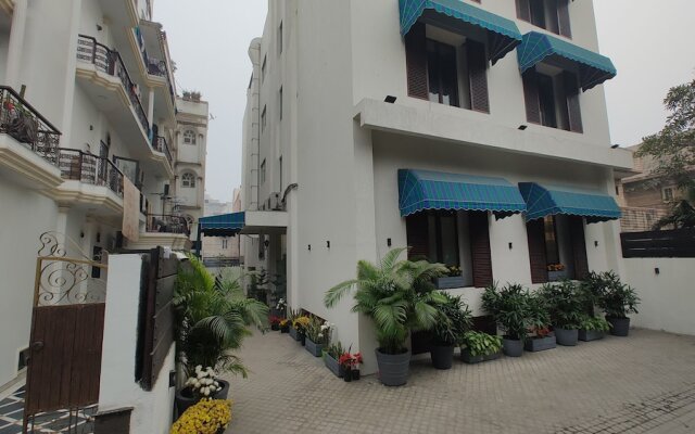 Saltstayz Select - Nehru Place & New Friends Colony
