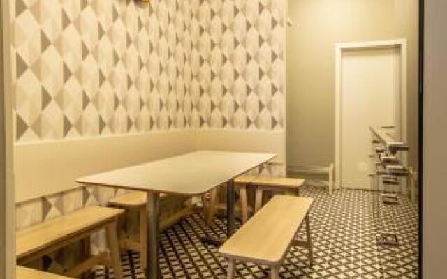 Old Town Rybna Apt by Ruterra