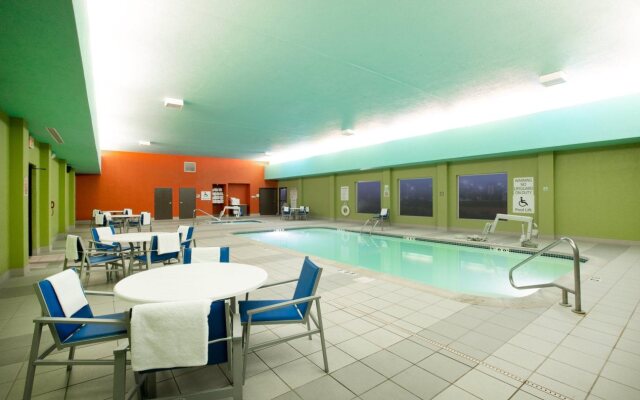 Holiday Inn Express Hotel & Suites Columbus by IHG