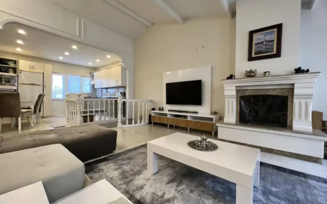 Sleek Flat Close to Osmanbey Metro Station