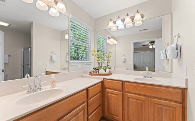 Heavenly Hideaway 2 Bedroom Condo by RedAwning