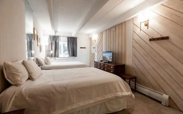 Villa Cortina Condo 5 Minutes Walk to Vail Village by RedAwning