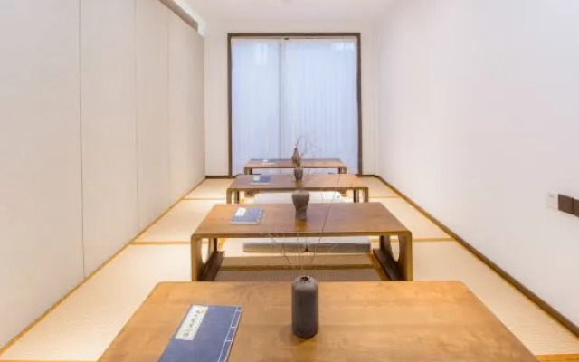 Juhai wisdom hotel in Xitang