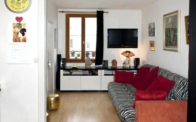 Cozy Montmartre Studio