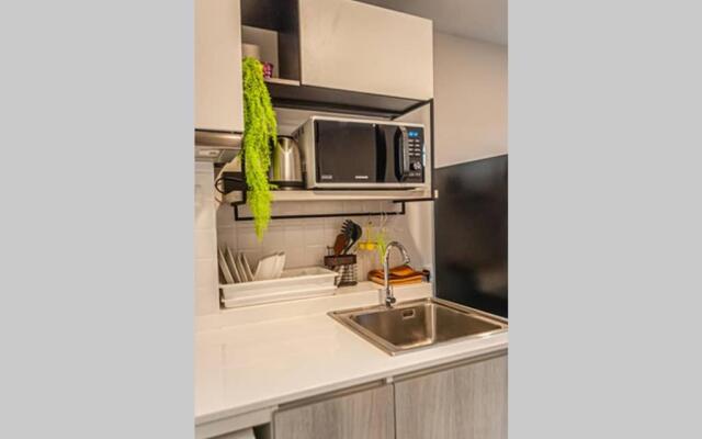 1BR Mountain/Pool View at Central festival mall.