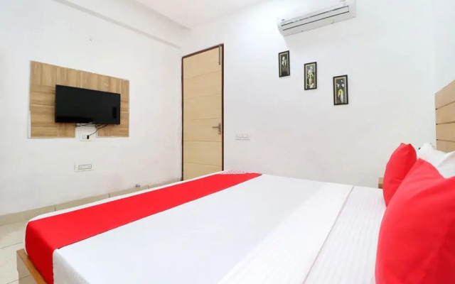 OYO 26606 Hotel R K Grand