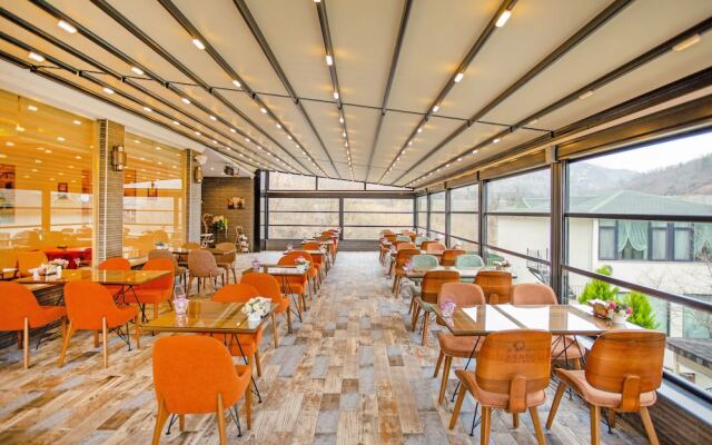 Jolnar Garden Hotel