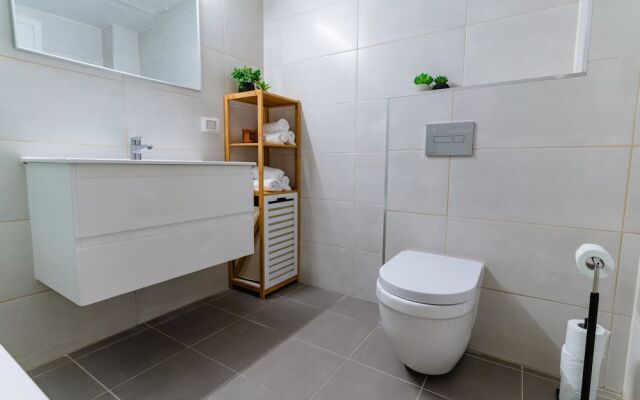 Panoramic Seaview Balcony Escape by Sea N Rent