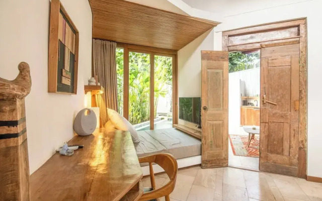 Contemporary 2-br Art Deco Villa, 800m to Beach