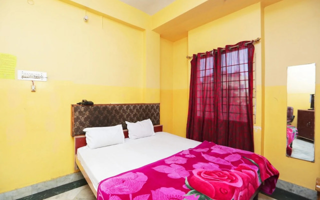 SPOT ON 45472 Hotel Savitri