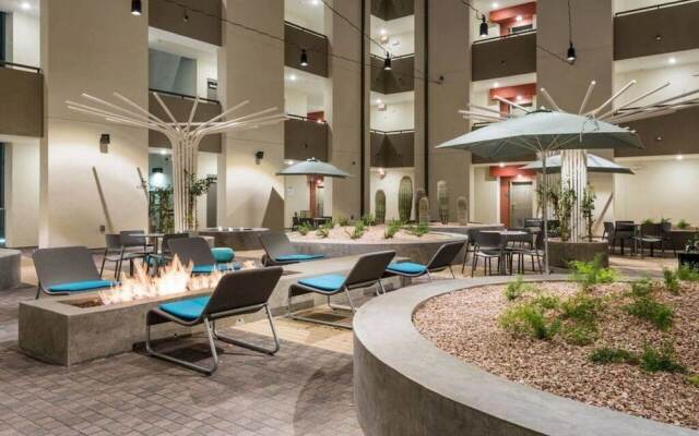 Sleek 2br/2ba Apt in Downtown Phoenix