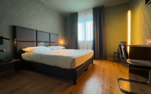 Point Hotel