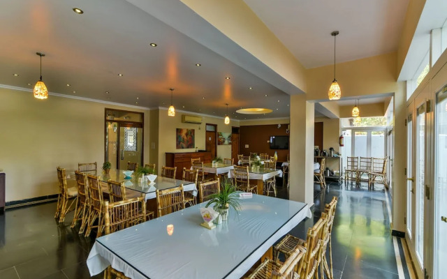 OYO 806 Hotel Safira River Front