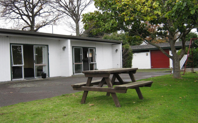 Adelphi Motel