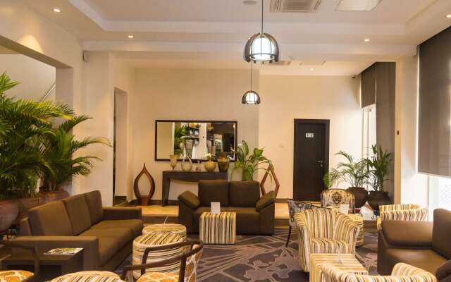 Golden Tulip Oniru Suites