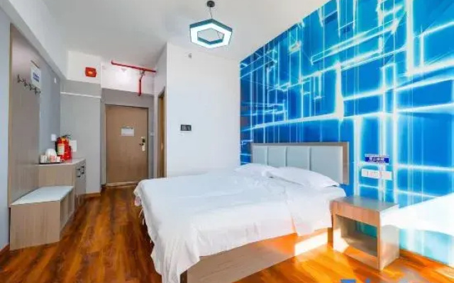 Qingcheng Homestay (Jinan Beiyuan Street Quanfu Overpass)