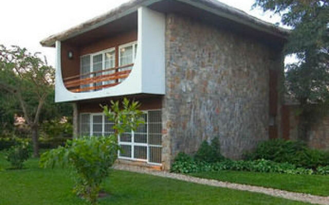 Hotel Club Du Lac Tanganyika