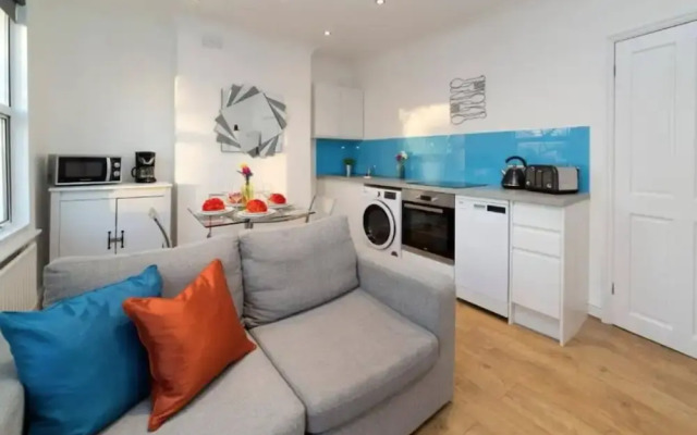 Charming Tower Bridge House