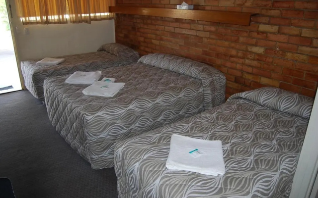 Avocado Motor Inn