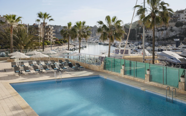 Portodrach Aparthotel & Suites