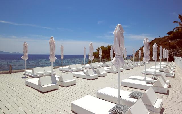 Dimitra Beach Hotel & Suites