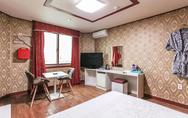 Seogwipo Queen Hotel