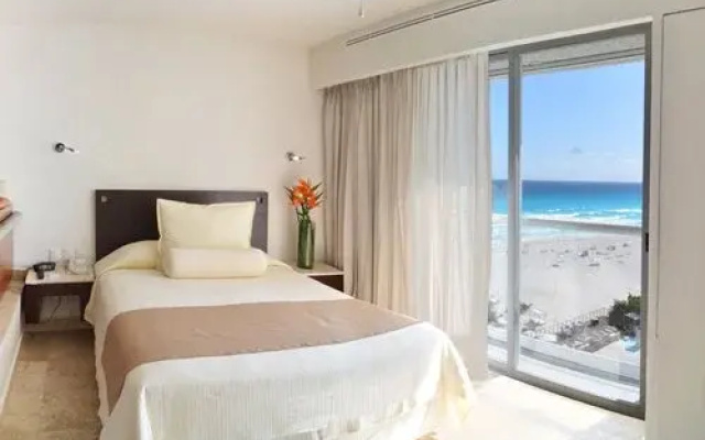 Sunset Royal Beach Resort-4 Nights, Cancún, Mexico - Hotel in Cancun - Photo 3