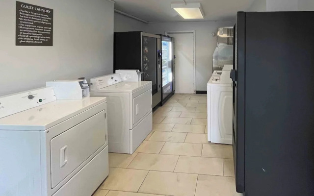 Studio 6 West Columbia, SC - Airport