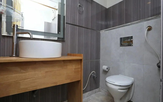 Hotel Centrum by OYO Rooms
